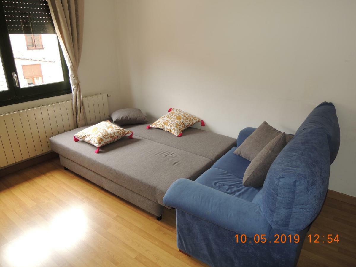 Apartament Besalu Daire Dış mekan fotoğraf